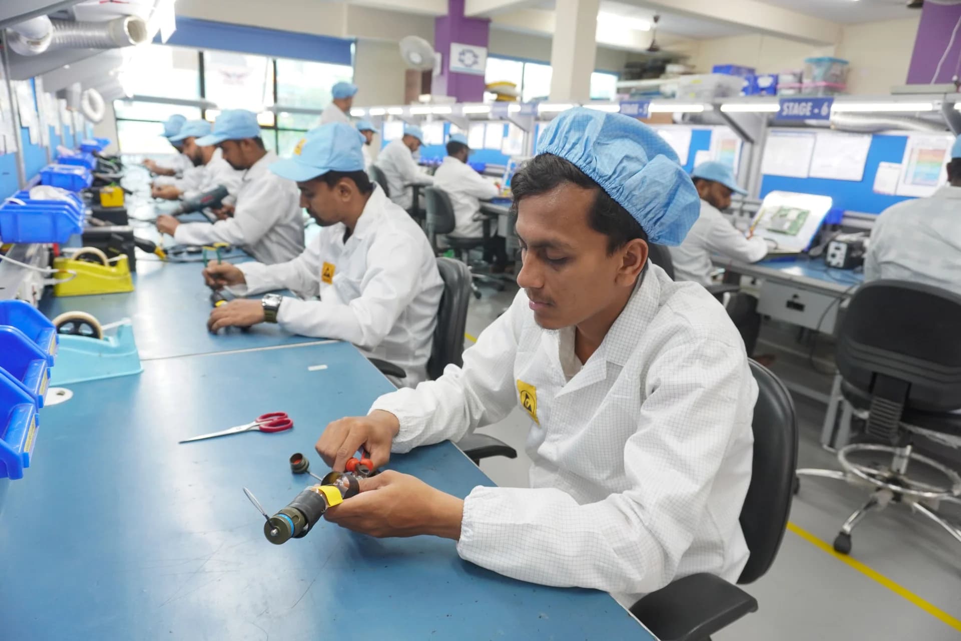 Rug-Rel cable assembly workplace and production activities, image 1
